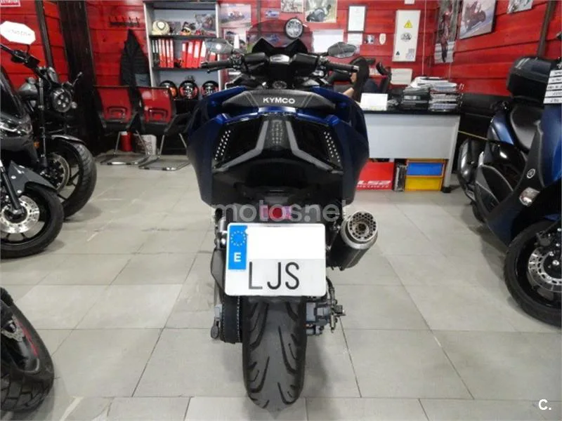 Kymco AK 550 – Vista 7