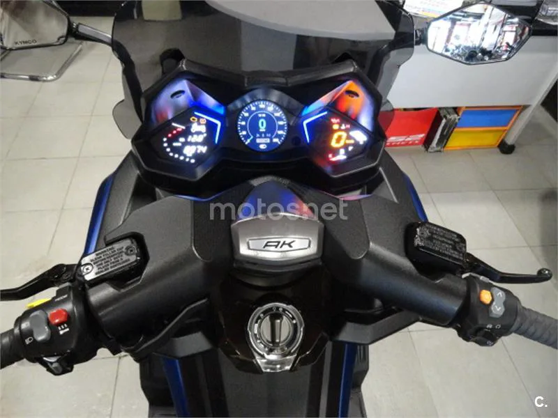 Kymco AK 550 – Vista 9