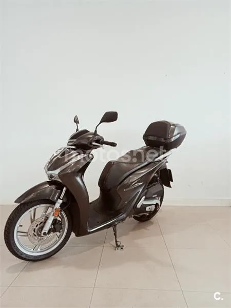 Honda SH 125i – Vista 3