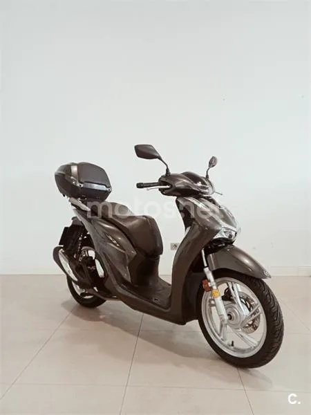 Honda SH 125i – Vista 4