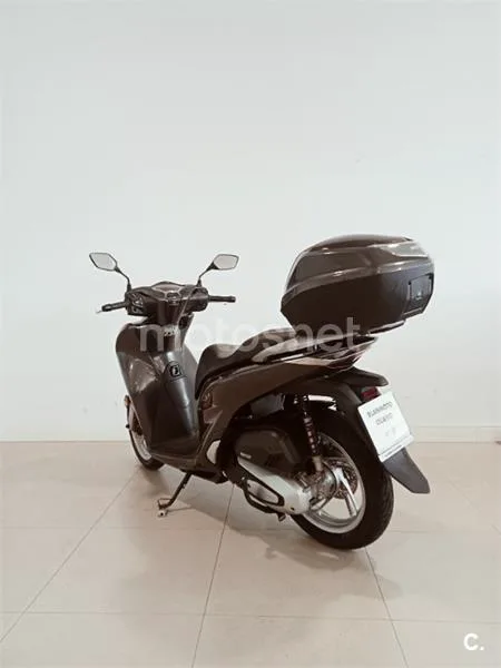 Honda SH 125i – Vista 6