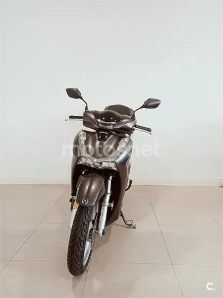 Honda SH 125i – Vista 7