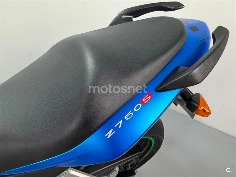 Kawasaki Z750 – Vista 12
