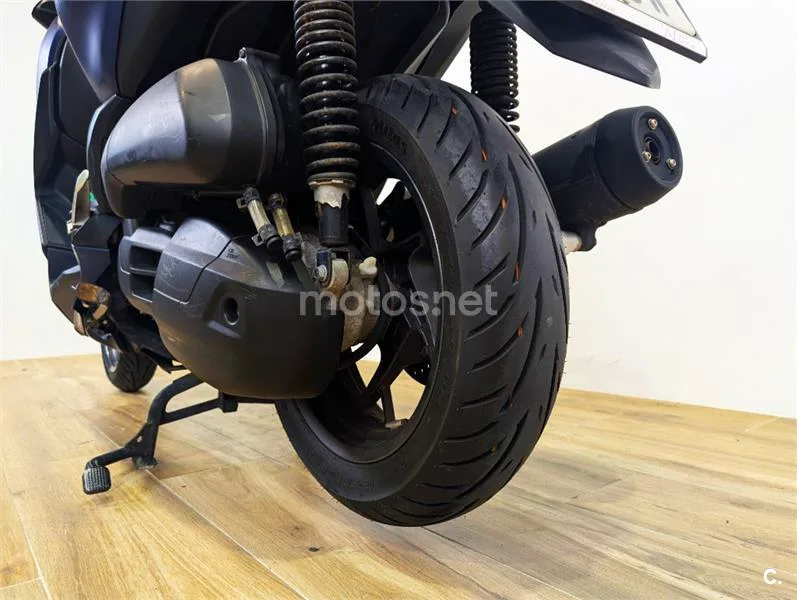 Yamaha XMAX 125 – Vista 10