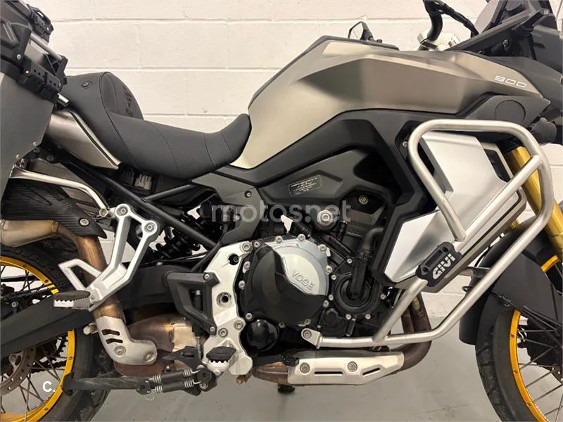 Voge 900 DSX – Vista 17