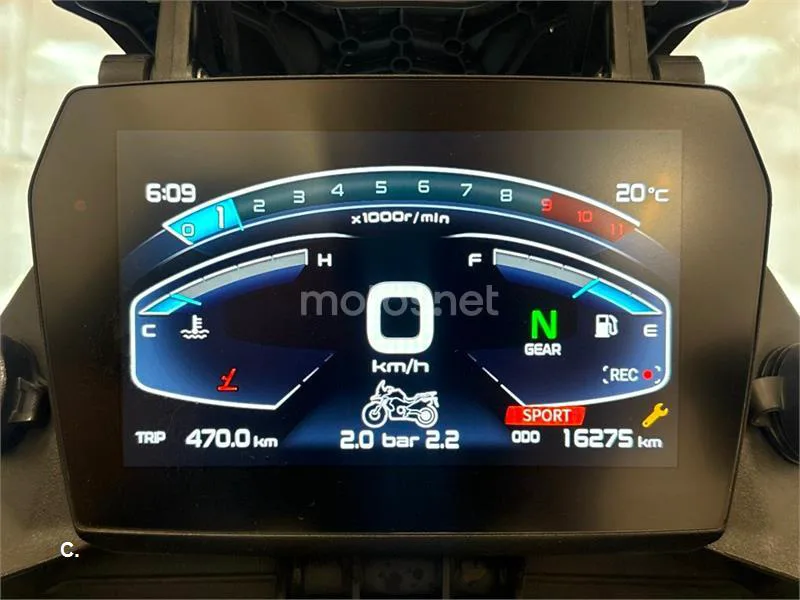 Voge 900 DSX – Vista 25