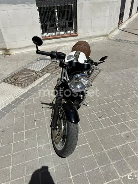 Triumph Thruxton – Vista 2