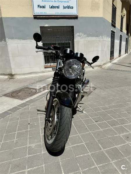 Triumph Thruxton – Vista 3