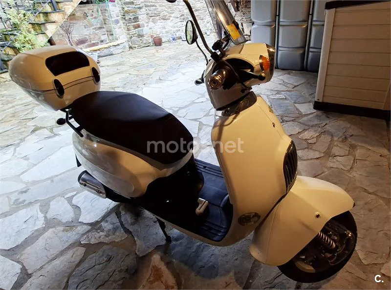 Daelim Besbi 125 – Vista 3