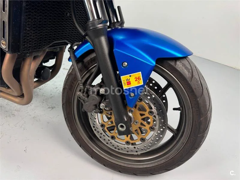 Kawasaki Z750 – Vista 15
