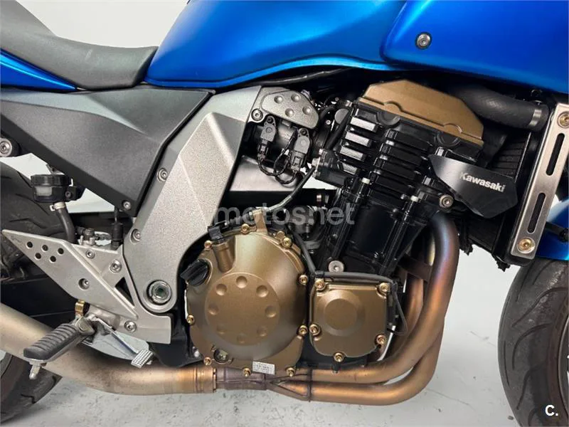 Kawasaki Z750 – Vista 17