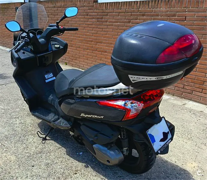 Kymco Super Dink 300 – Vista 2