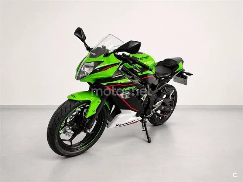 Kawasaki Ninja 125 – Vista 7