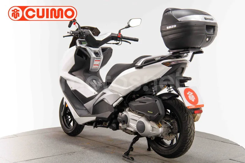 Keeway Vieste 300 – Vista 12