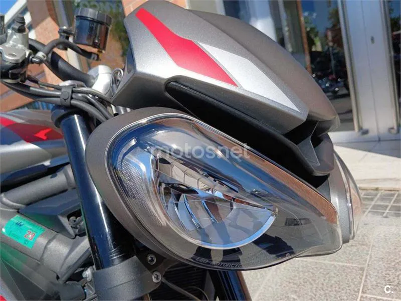 Triumph Street Triple – Vista 11