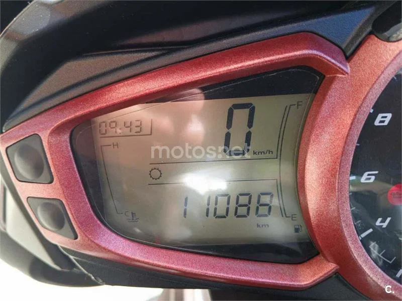 Triumph Street Triple – Vista 12