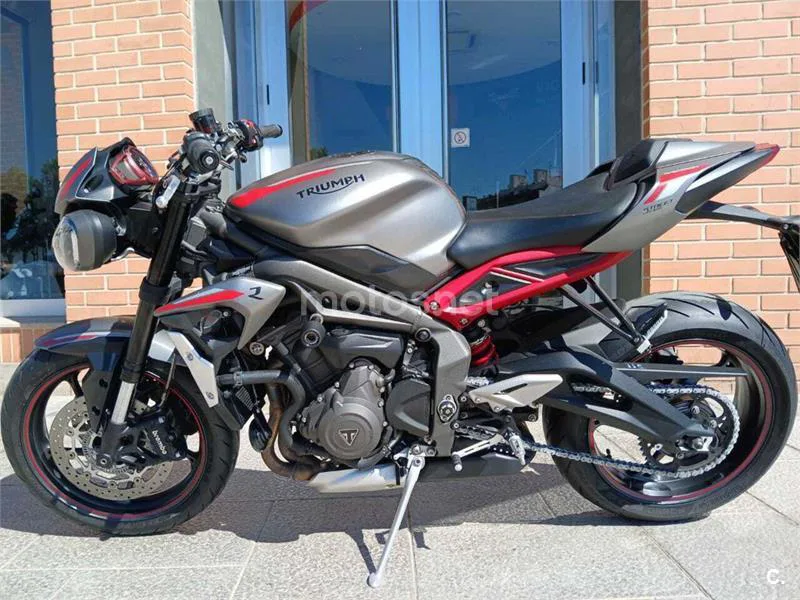 Triumph Street Triple – Vista 3