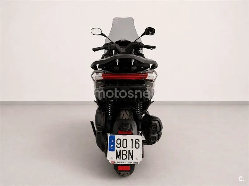 Piaggio MP3 – Vista 12