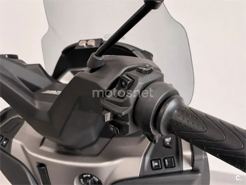 Piaggio MP3 – Vista 15