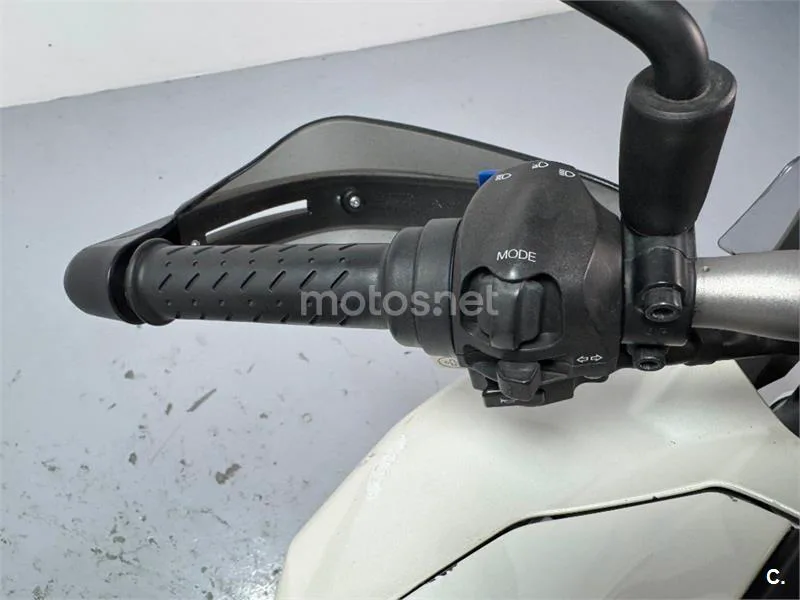 Aprilia Mana 850 GT – Vista 21