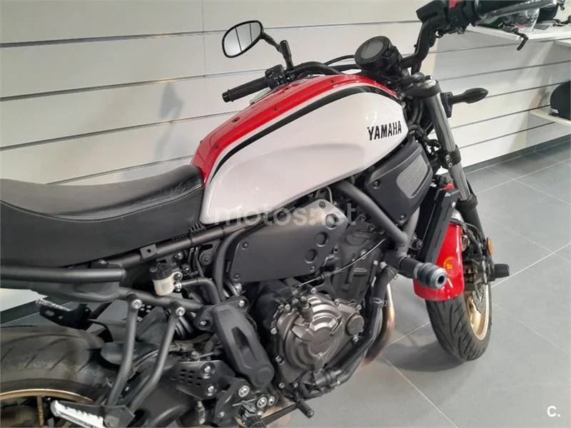 Yamaha XSR 700 – Vista 4