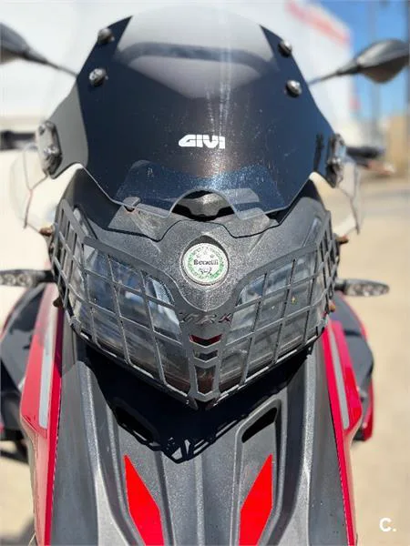 Benelli TRK 502 - Vista 8