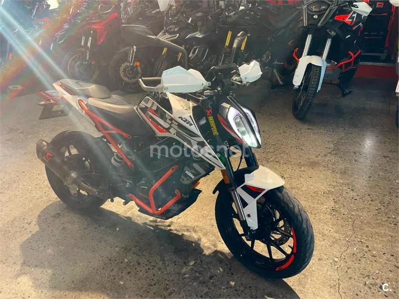 KTM 125 – Vista 3
