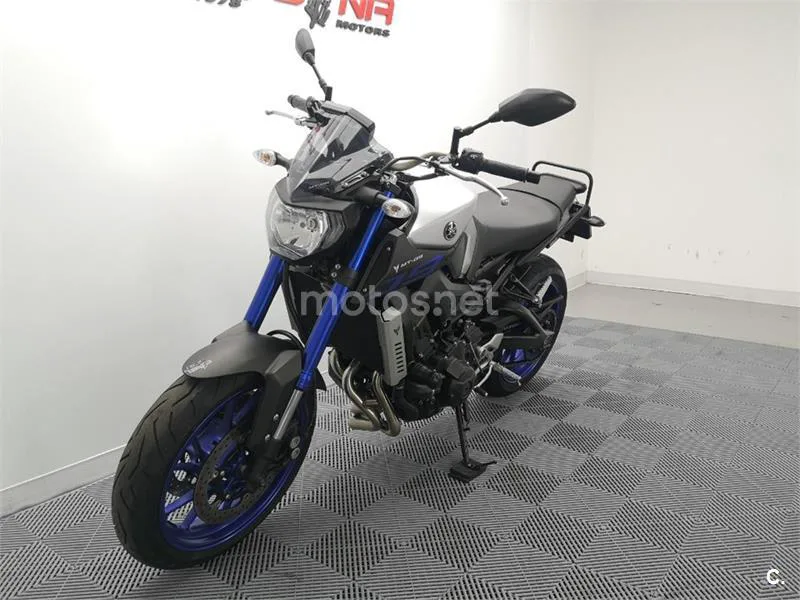 Yamaha MT-09 – Vista 15