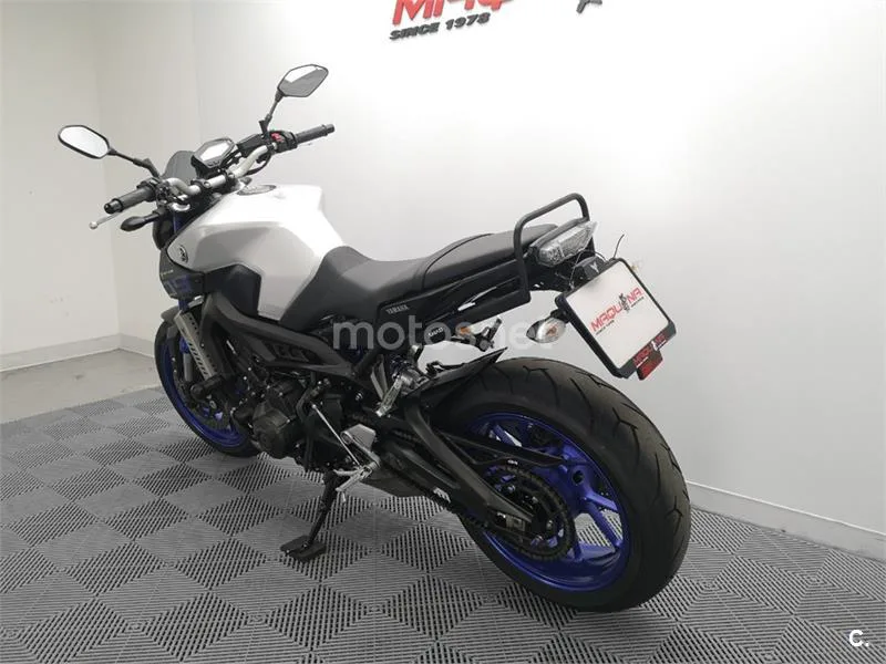 Yamaha MT-09 – Vista 17