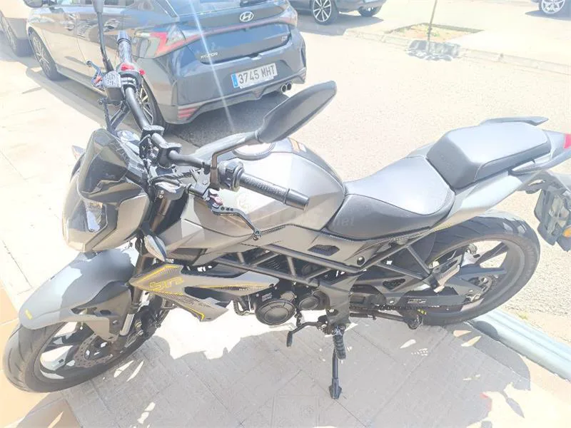 Benelli Leoncino 125 – Vista 2