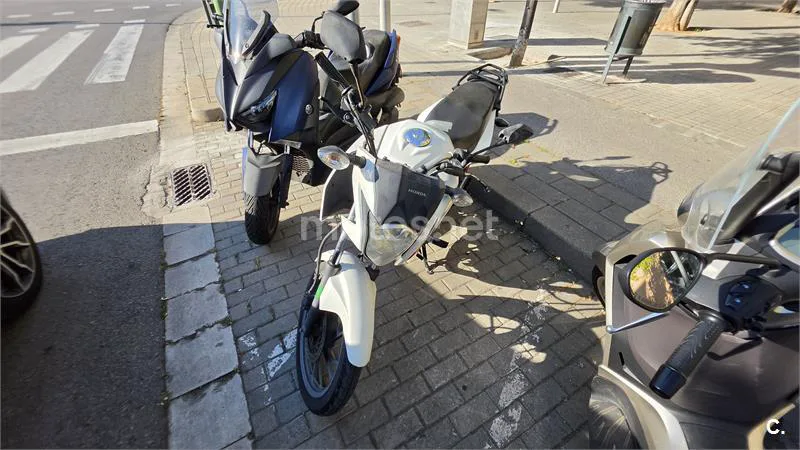 Honda CB 125 – Vista 2