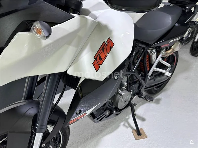KTM 990 SMT – Vista 32