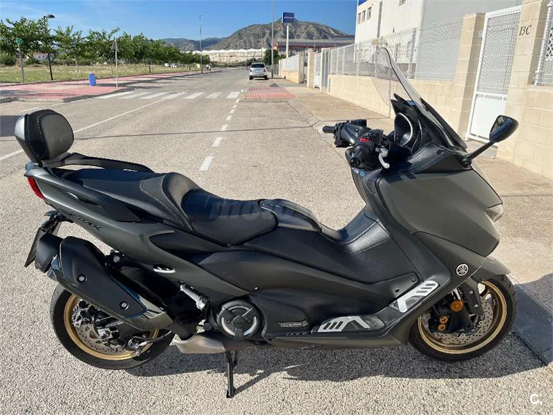 Yamaha TMAX 560 – Vista 7