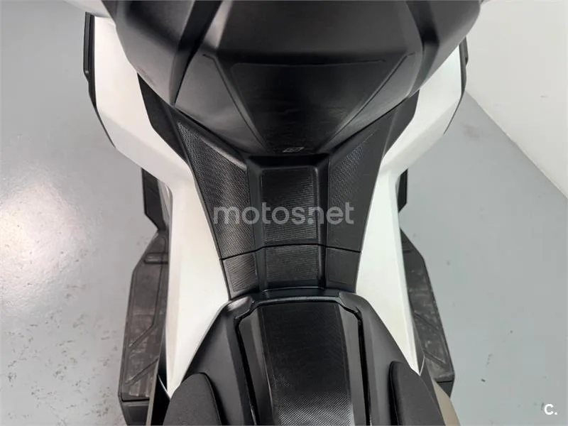 Honda X-ADV – Vista 11
