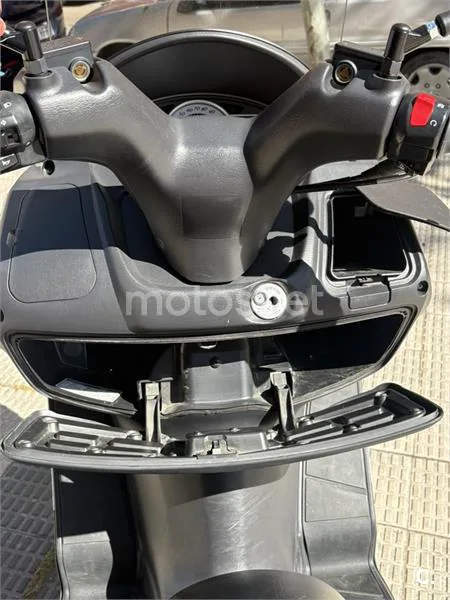 Suzuki Burgman 125 – Vista 4