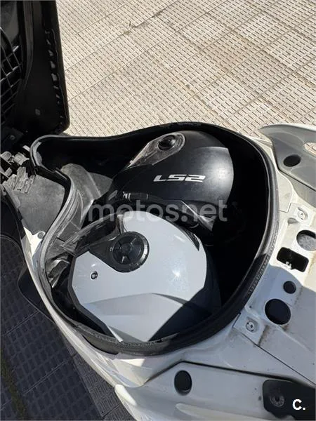 Suzuki Burgman 125 – Vista 5