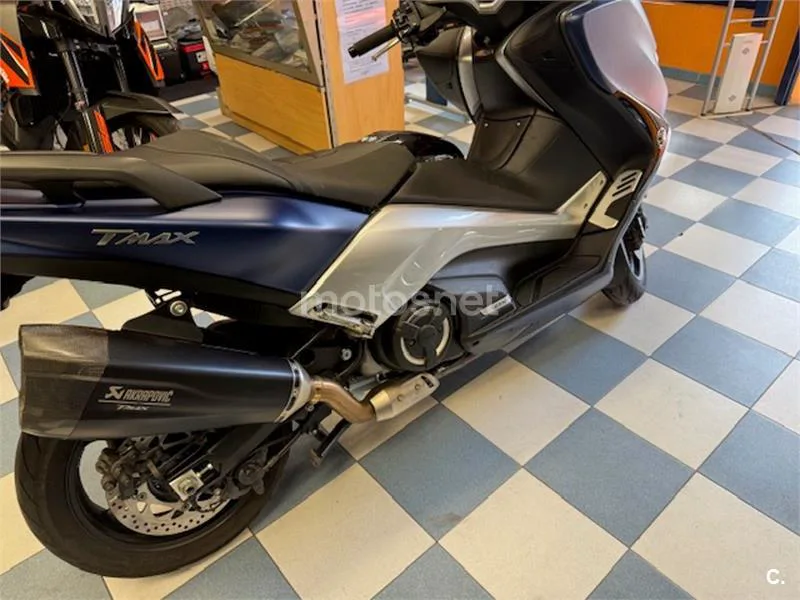 Yamaha TMAX 530 – Vista 14