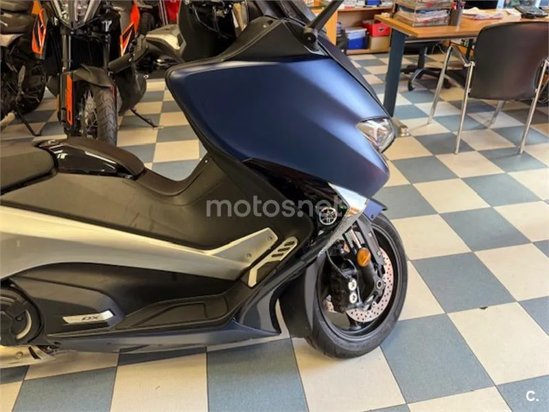Yamaha TMAX 530 – Vista 16