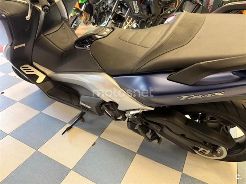 Yamaha TMAX 530 – Vista 19