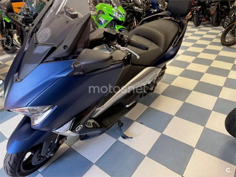 Yamaha TMAX 530 – Vista 7