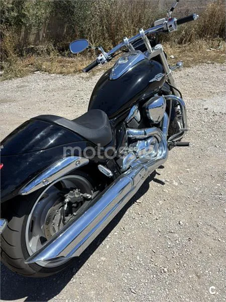 Suzuki Intruder M1800R - Vista 8