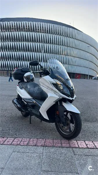 Kymco Super Dink 125 – Vista 2