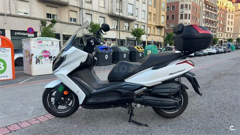 Kymco Super Dink 125 – Vista 3