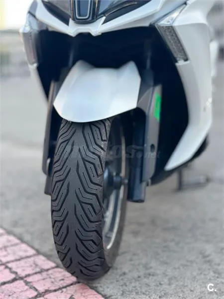 Kymco Super Dink 125 – Vista 8