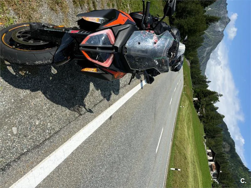 KTM 1290 Super Duke GT – Vista 4