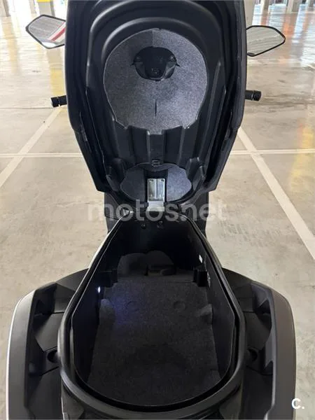 Yamaha XMAX 125 – Vista 11