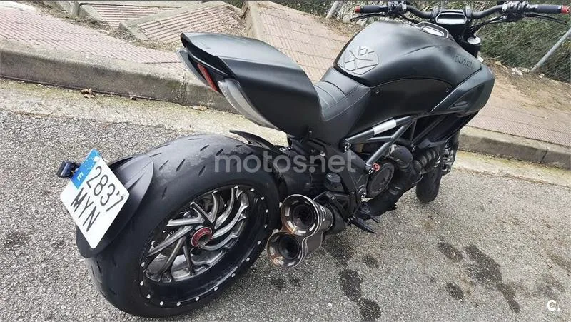Ducati Diavel – Vista 4