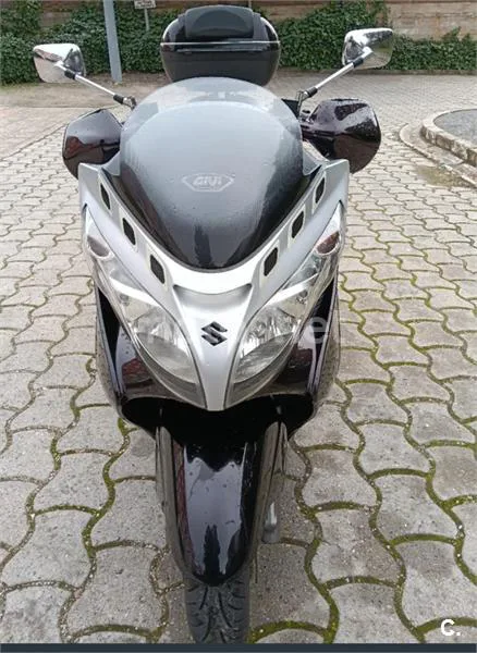 Suzuki Burgman 400 – Vista 2