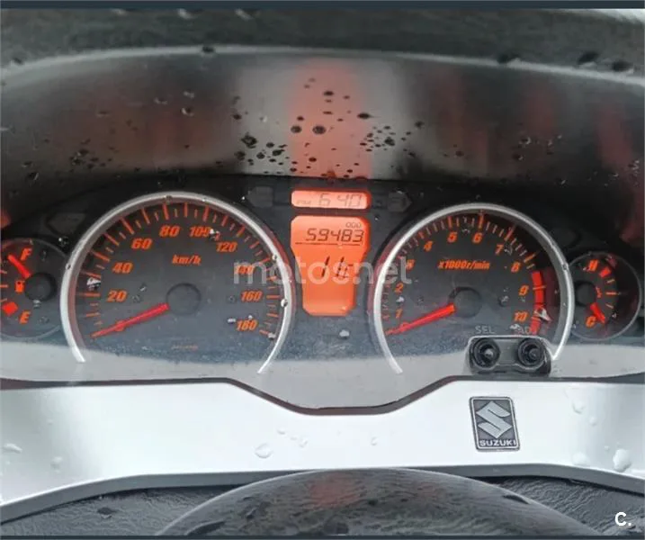 Suzuki Burgman 400 – Vista 5