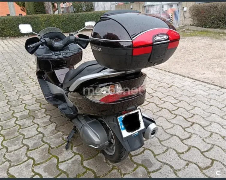 Suzuki Burgman 400 – Vista 8